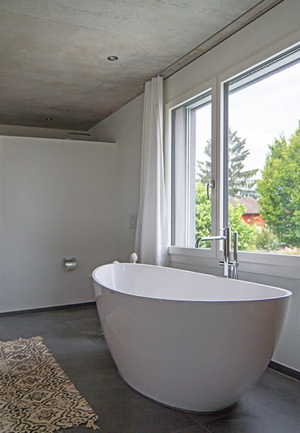 Badezimmer mit Aussicht, Neubau EFH in Subingen, Kt. Solothurn